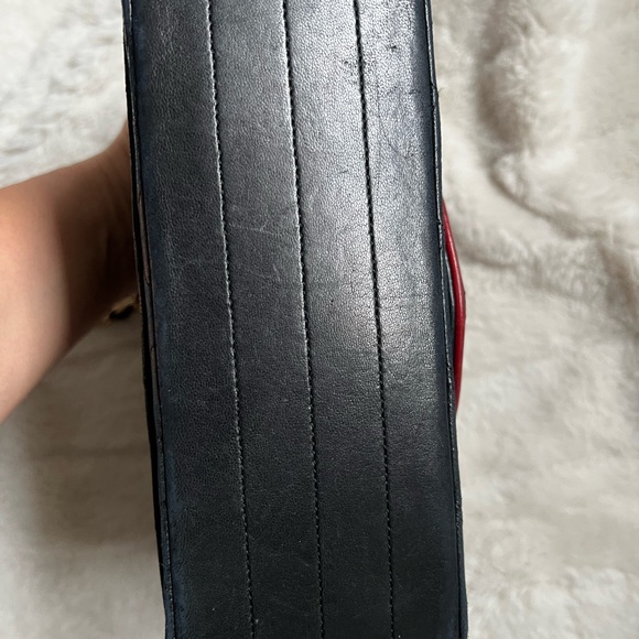 Chanel bag in good condition- 100% Authentic - Picture 10 of 14